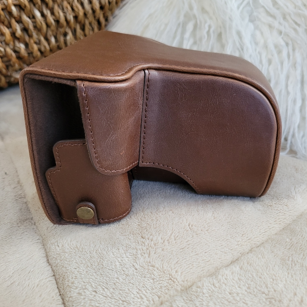 Leather dark brown camera case from mega gear